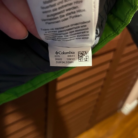 Boys Columbia ski jacket - Picture 4 of 6